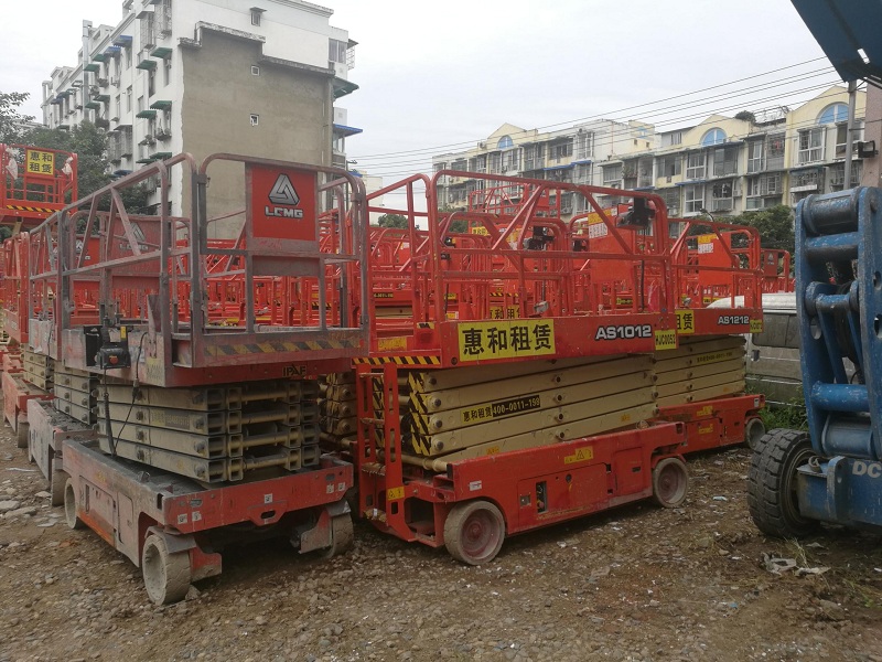 自行式登高车