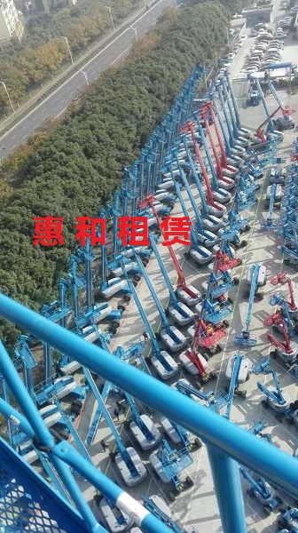 曲臂式高空车