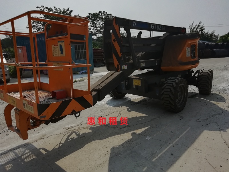 为什么越来越多的人选择惠和高空车租赁服务