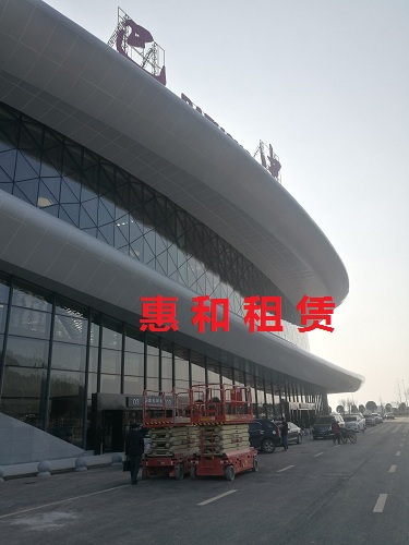 重庆租赁升降机一般多少钱一天