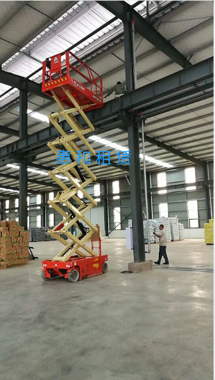 重庆厂房搭建用的室外升降机租赁多少钱